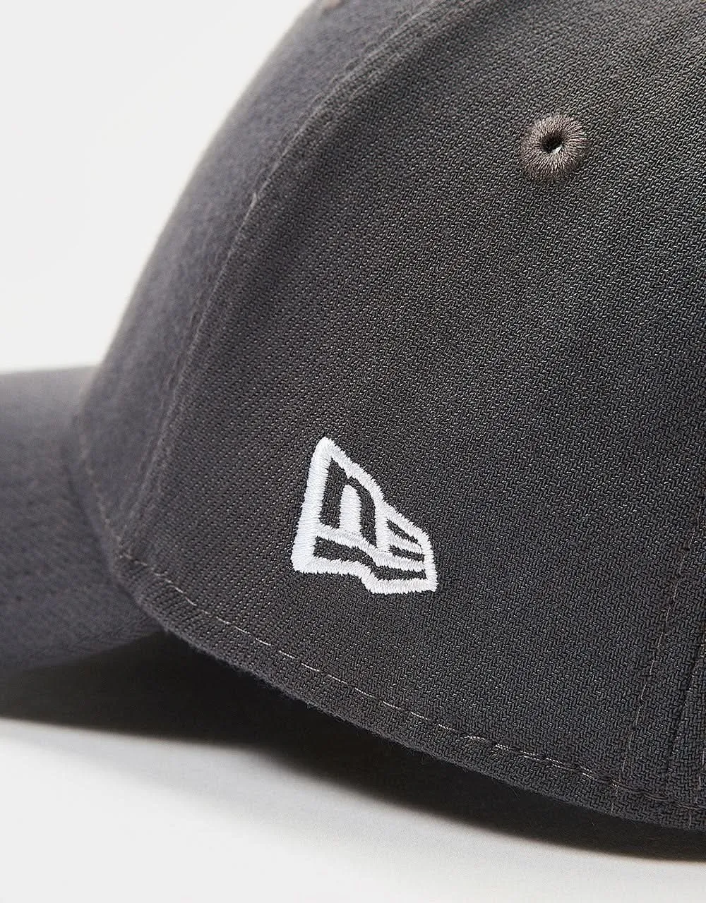 New Era 39Thirty Flag Collection Cap - Graphite/White