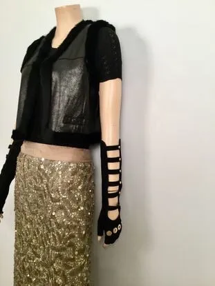 Rare! Chanel Long Fingerless Black Suede leather 08, 2008 Gold CC Logos Caged Gloves Sz 7.5