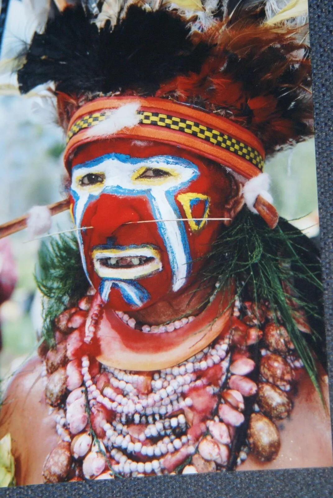 RARE MINDJA MINJA HAND CARVED YAM HARVEST UNIQUE CELEBRATION MASK POLYCHROME  WITH NATURAL PIGMENTS, PAPUA NEW GUINEA PRIMITIVE ART HIGHLY COLLECTIBLE & EXTREMELY DECORATIVE 11A10: 29"X 7”X 1”