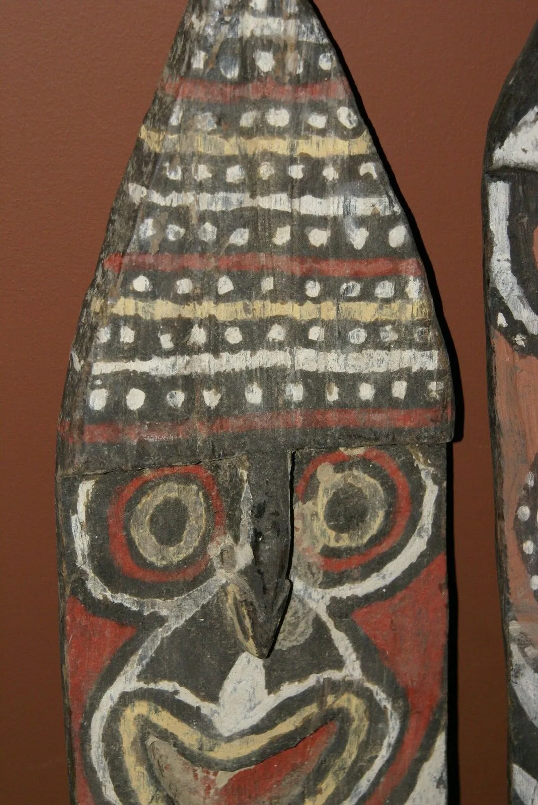 RARE MINDJA MINJA HAND CARVED YAM HARVEST UNIQUE CELEBRATION MASK POLYCHROME  WITH NATURAL PIGMENTS, PAPUA NEW GUINEA PRIMITIVE ART HIGHLY COLLECTIBLE & EXTREMELY DECORATIVE 11A10: 29"X 7”X 1”