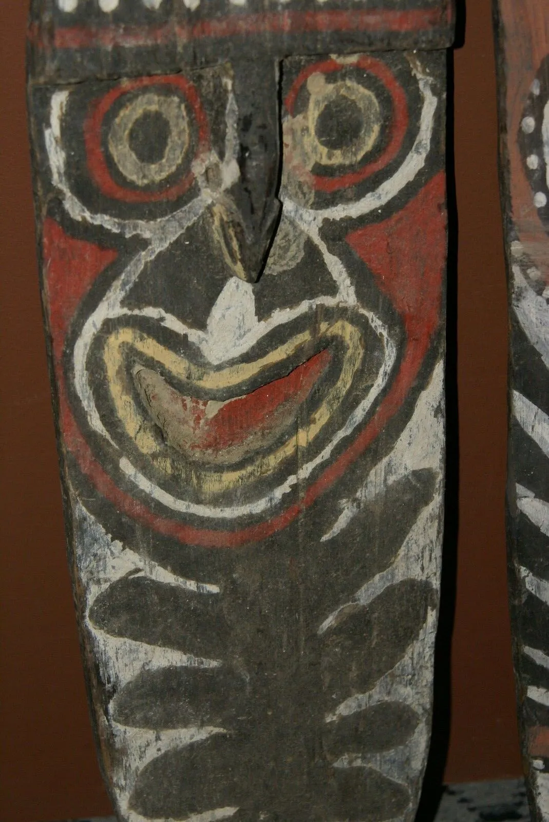 RARE MINDJA MINJA HAND CARVED YAM HARVEST UNIQUE CELEBRATION MASK POLYCHROME  WITH NATURAL PIGMENTS, PAPUA NEW GUINEA PRIMITIVE ART HIGHLY COLLECTIBLE & EXTREMELY DECORATIVE 11A10: 29"X 7”X 1”