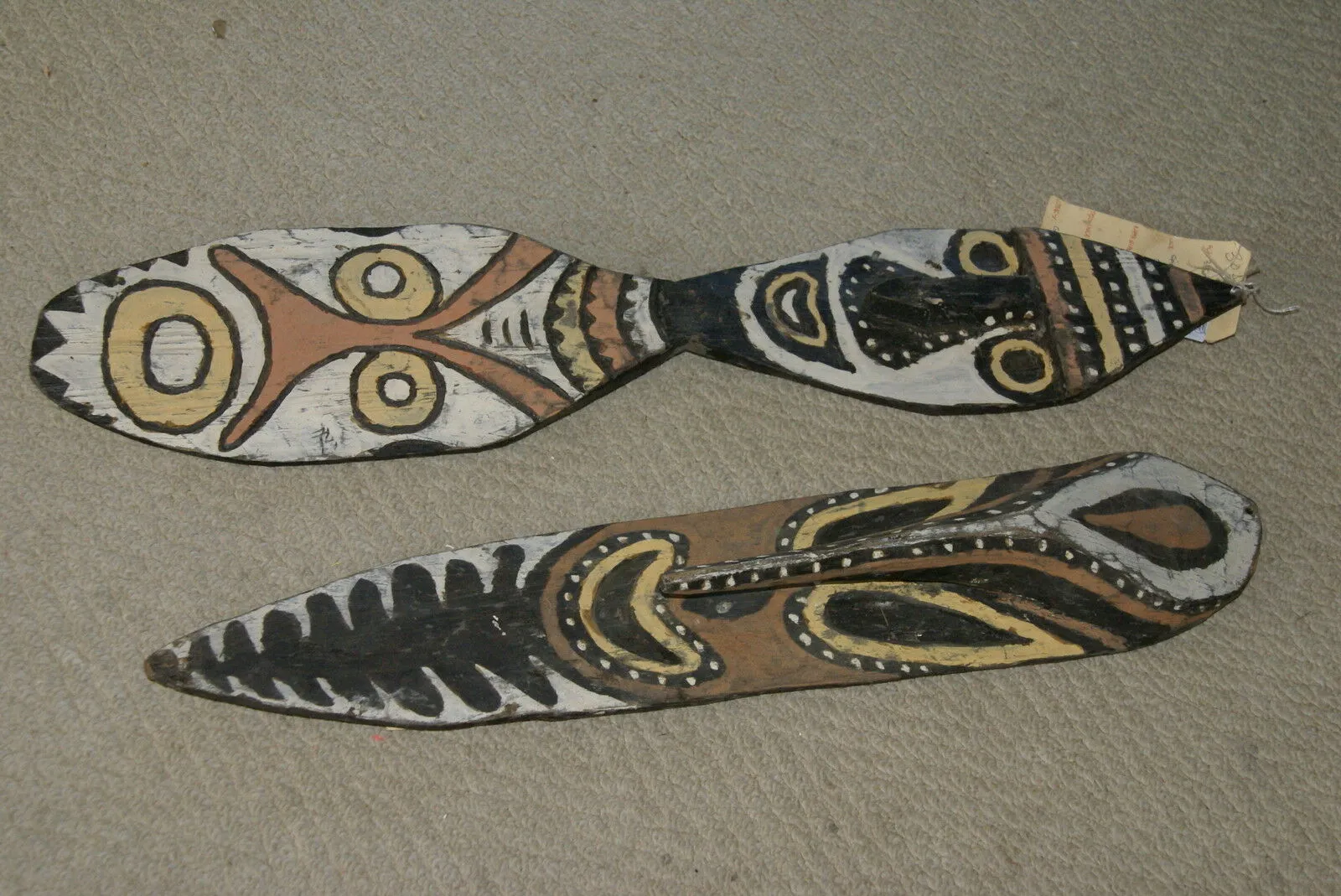 RARE MINDJA MINJA HAND CARVED YAM HARVEST UNIQUE CELEBRATION MASK POLYCHROME  WITH NATURAL PIGMENTS, PAPUA NEW GUINEA PRIMITIVE ART HIGHLY COLLECTIBLE & EXTREMELY DECORATIVE 11A4: 28.25"X 6.25