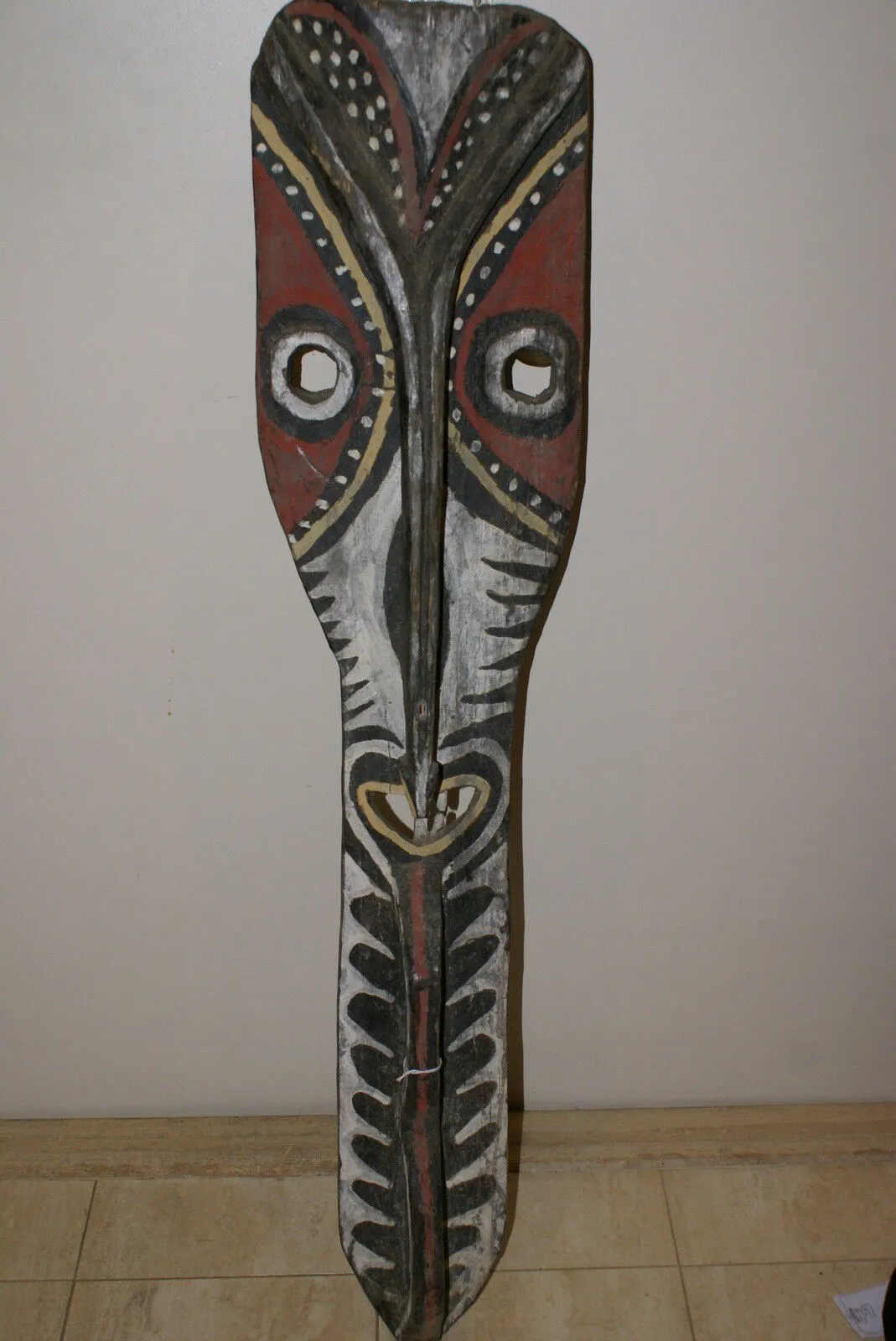 RARE MINDJA MINJA HAND CARVED YAM HARVEST UNIQUE CELEBRATION MASK POLYCHROME  WITH NATURAL PIGMENTS, PAPUA NEW GUINEA PRIMITIVE ART HIGHLY COLLECTIBLE & EXTREMELY DECORATIVE 11A7: 48"X 11" X 5"